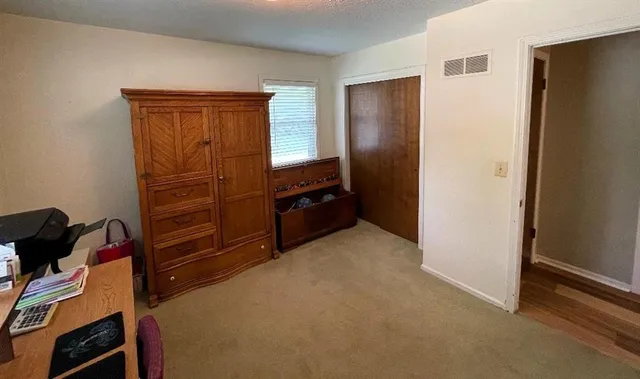 $275,000 | 102 Southwest Moore Court, Blue Springs, MO 64014