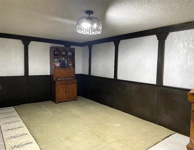 $275,000 | 102 Southwest Moore Court, Blue Springs, MO 64014