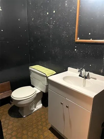 $275,000 | 102 Southwest Moore Court, Blue Springs, MO 64014