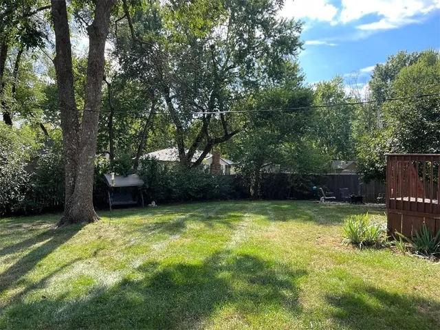 $275,000 | 102 Southwest Moore Court, Blue Springs, MO 64014