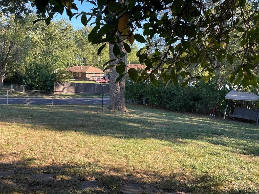 102 Southwest Moore Court Blue Springs, MO 64014 - Photo 34 of 36