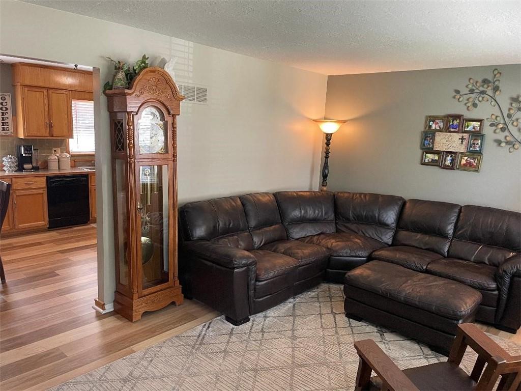 102 Southwest Moore Court Blue Springs, MO 64014 - Photo 6 of 36