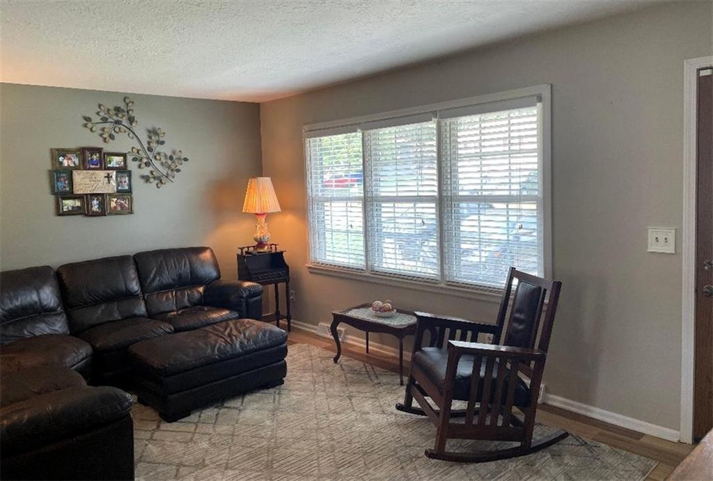 102 Southwest Moore Court Blue Springs, MO 64014 - Photo 7 of 36