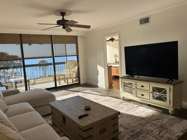 $5,150 | 625 Northwest North River Drive, Unit 303, Stuart, FL 34994