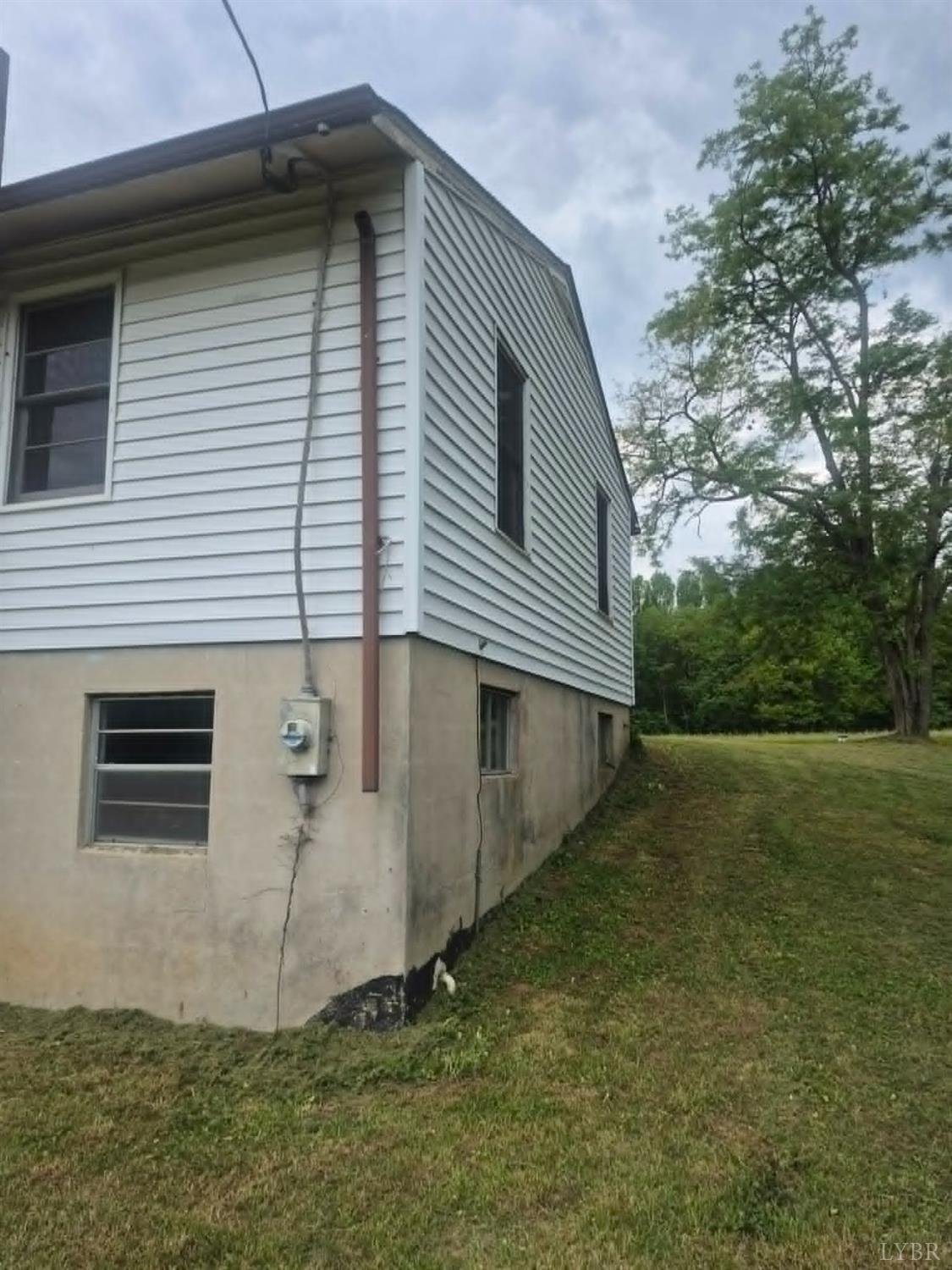 1165 Irving Road Thaxton, VA 24174 - Photo 3 of 20 a view of a backyard
