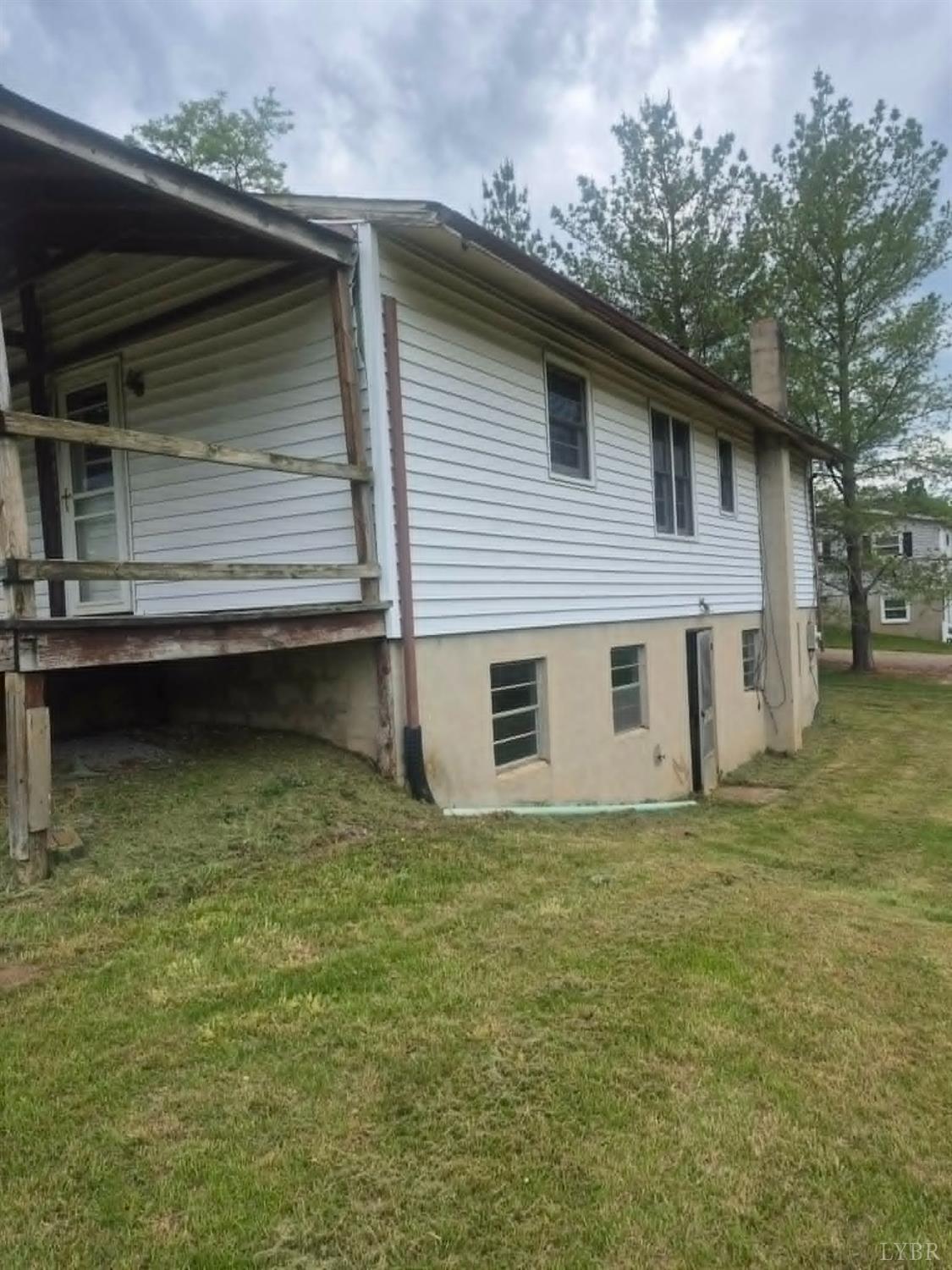 1165 Irving Road Thaxton, VA 24174 - Photo 6 of 20 a backyard of a house