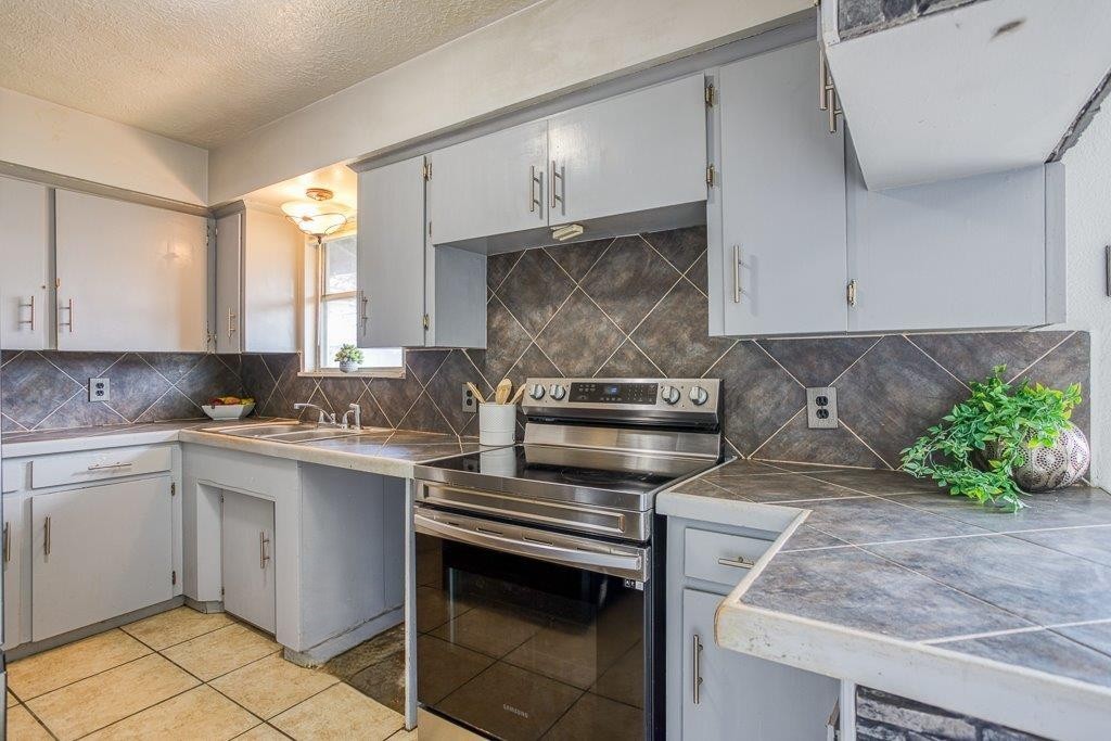 1410 Denver Street Portland, TX 78374 - Photo 10 of 25