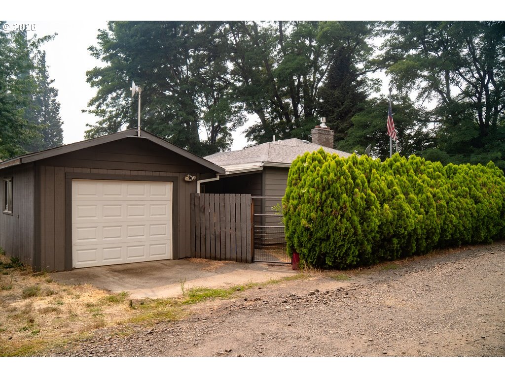 1305 Tucker Road Hood River, OR 97031 - Photo 20 of 20 Gallery Image 20
