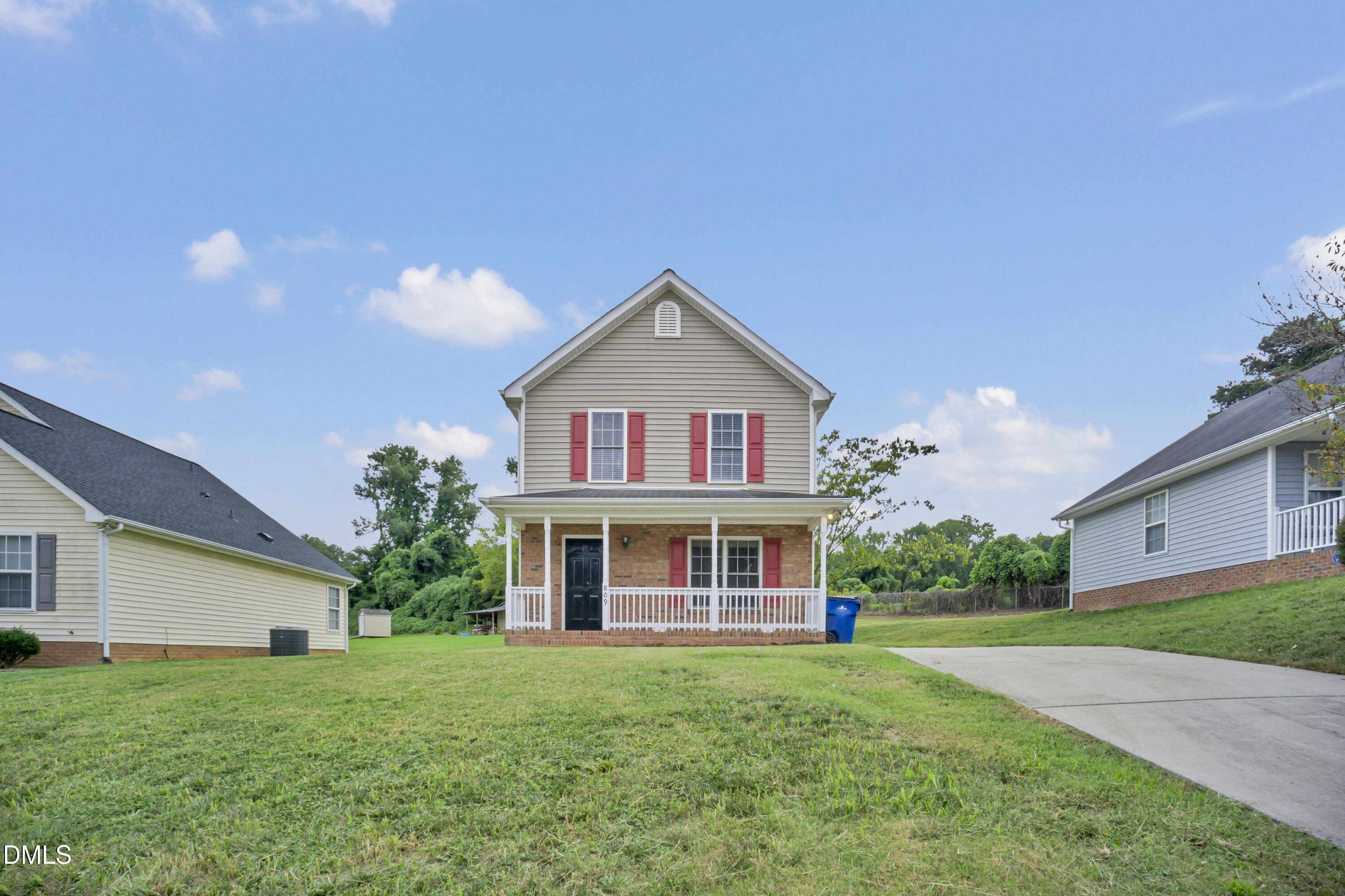 809 Elkhart Drive Raleigh, NC 27610 - Photo 3 of 39 DSC03022