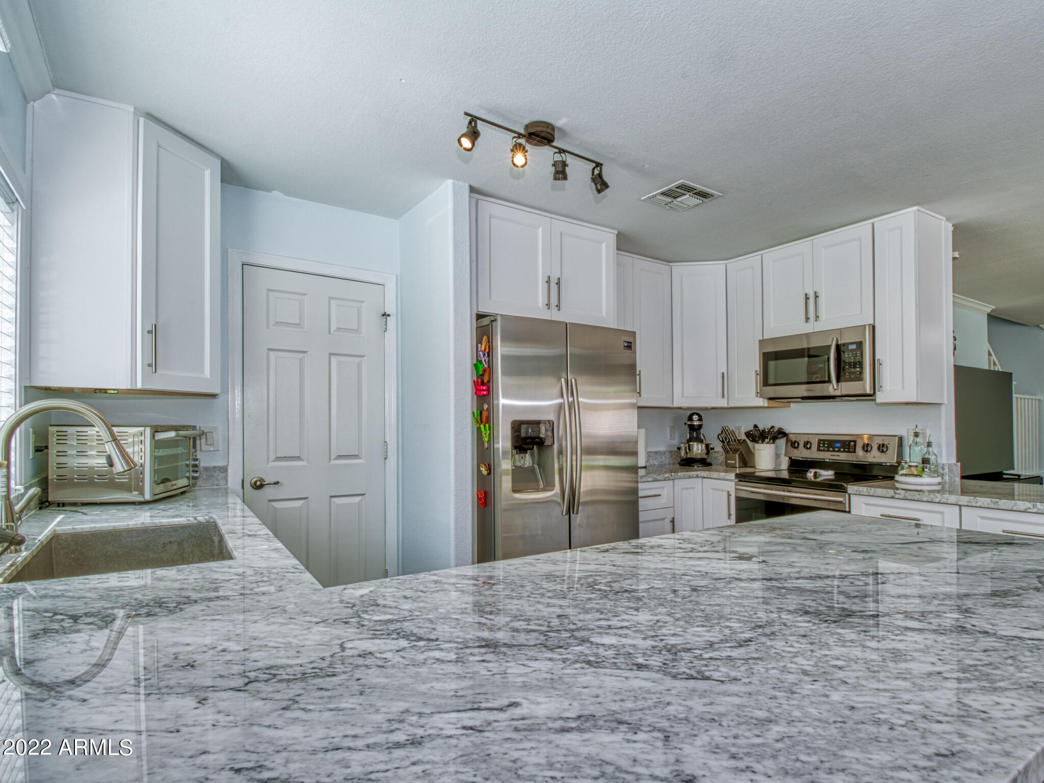 13033 West Hearn Road El Mirage, AZ 85335 - Photo 12 of 31 13