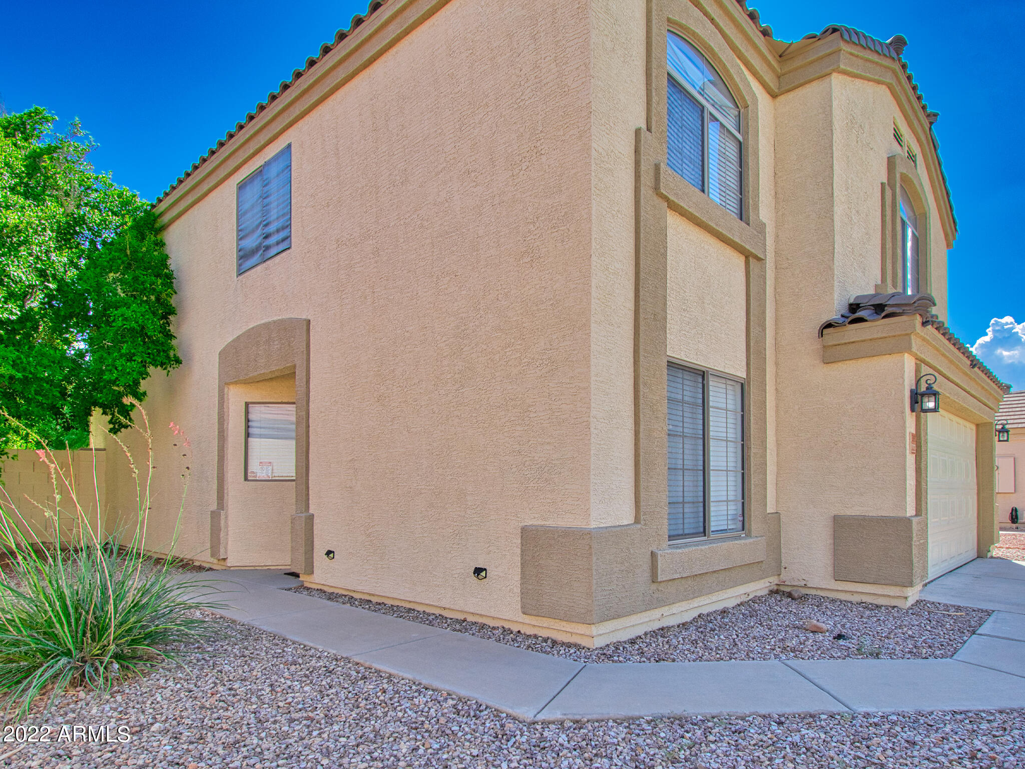 13033 West Hearn Road El Mirage, AZ 85335 - Photo 5 of 31 4