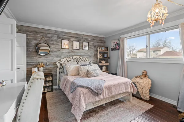 $590,000 | 340 Stonehurst Lane, Roselle, IL 60172