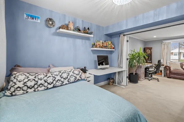 $590,000 | 340 Stonehurst Lane, Roselle, IL 60172