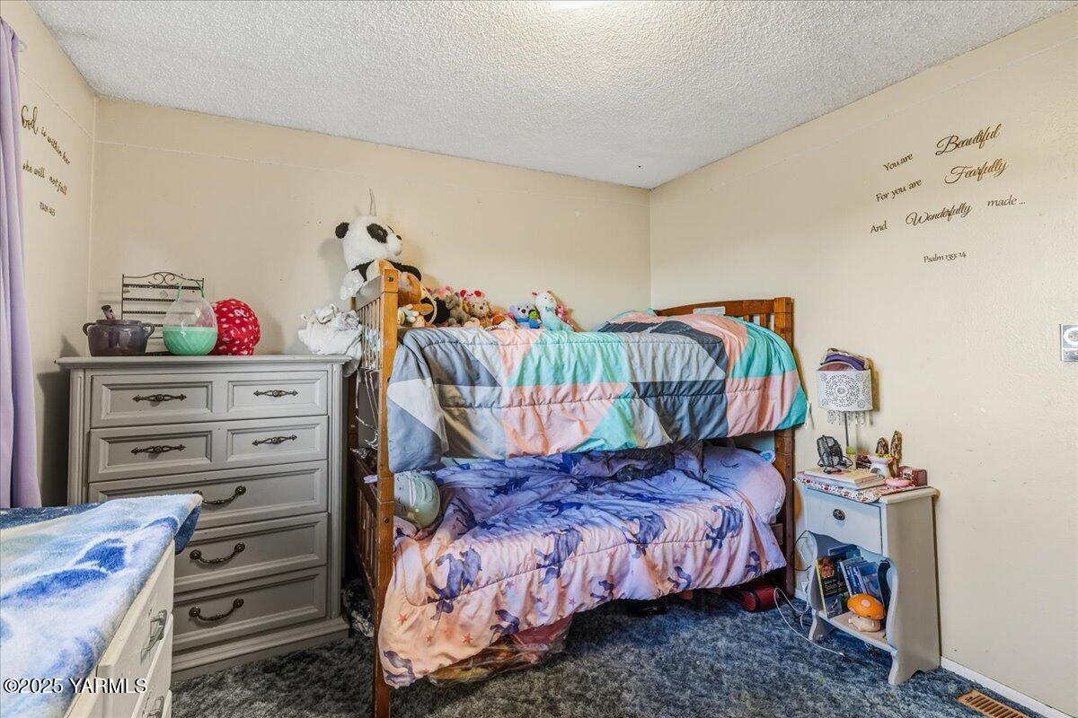 100 Kenyon Lane Selah, WA 98942 - Photo 18 of 30 Bedroom 3