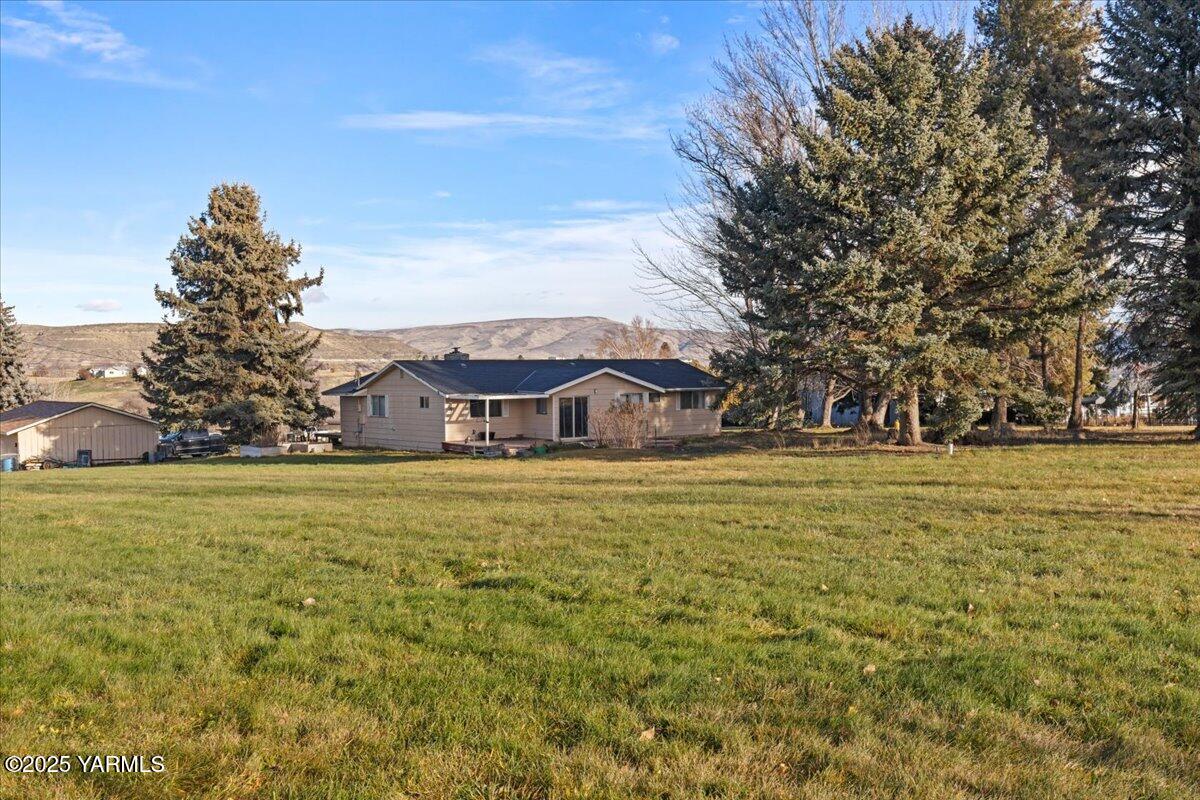 100 Kenyon Lane Selah, WA 98942 - Photo 22 of 30 Back of Home
