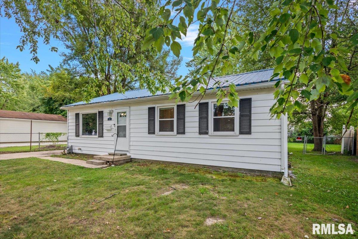 28 Windsor Road Springfield, IL 62702 - Photo 2 of 30 Gallery Image 2