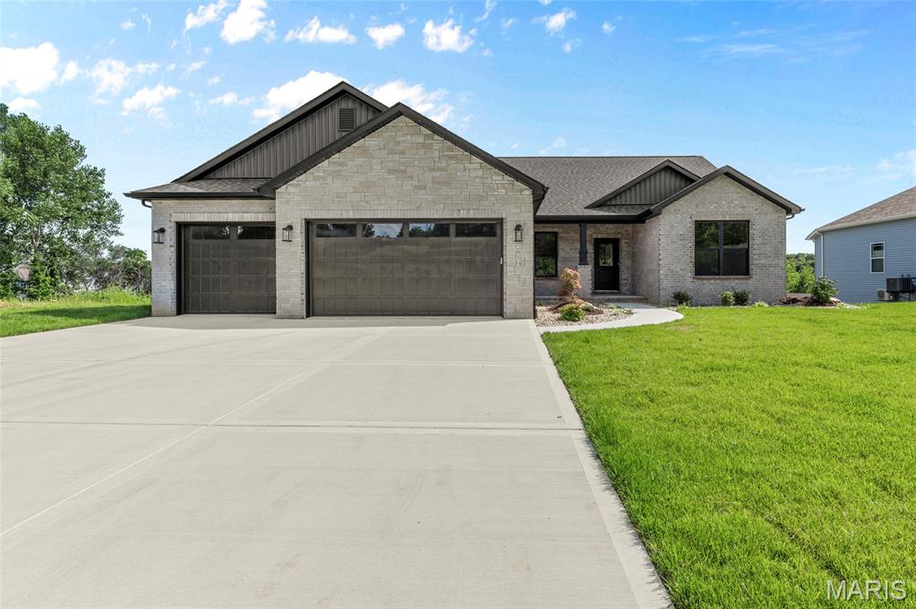 2950 Bluff Ridge Court Maryville, IL 62062 - Photo 2 of 58