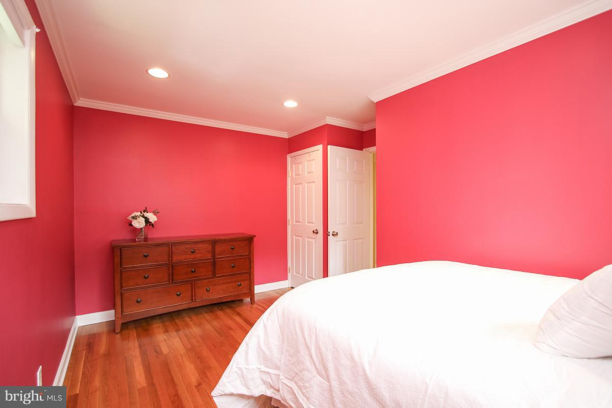 11014 Troy Road Rockville, MD 20852 - Photo 20 of 30 Bedroom (Master)