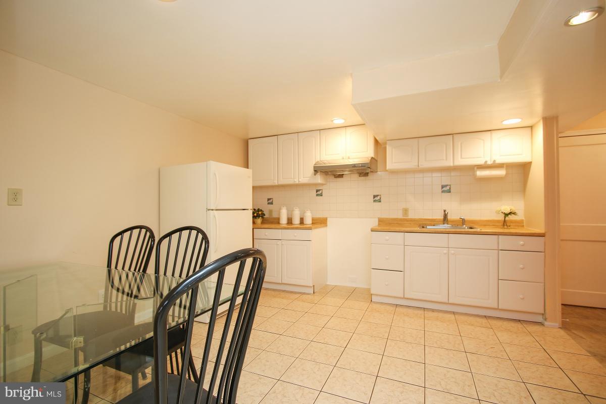 11014 Troy Road Rockville, MD 20852 - Photo 24 of 30 Lower level dining area.