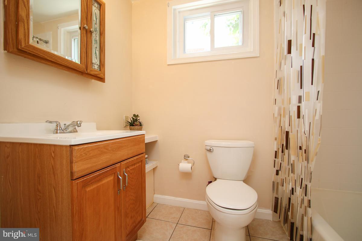11014 Troy Road Rockville, MD 20852 - Photo 25 of 30 Expanded full bath.