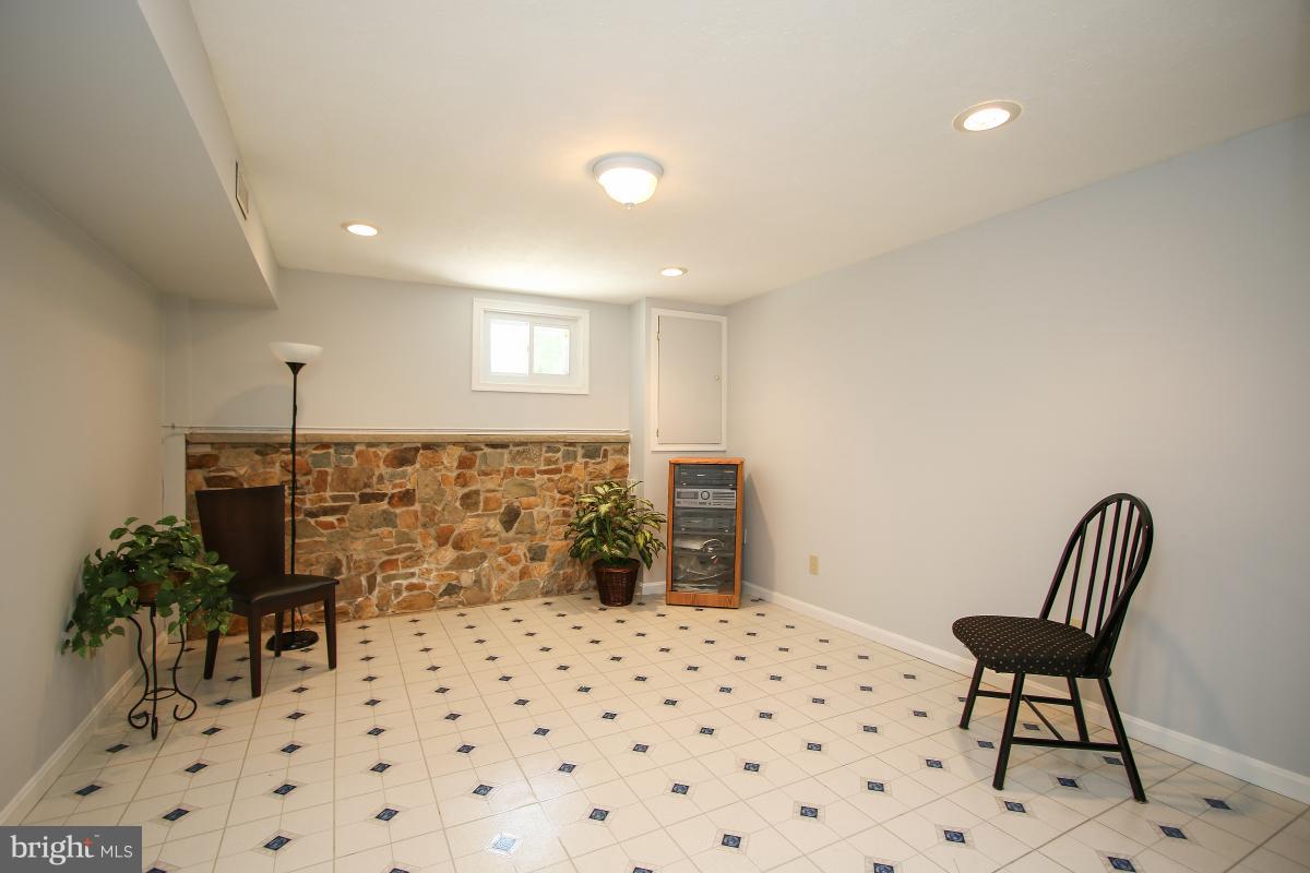 11014 Troy Road Rockville, MD 20852 - Photo 28 of 30 Family Room