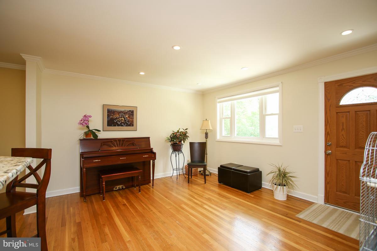 11014 Troy Road Rockville, MD 20852 - Photo 4 of 30 Sunfilled Living Room