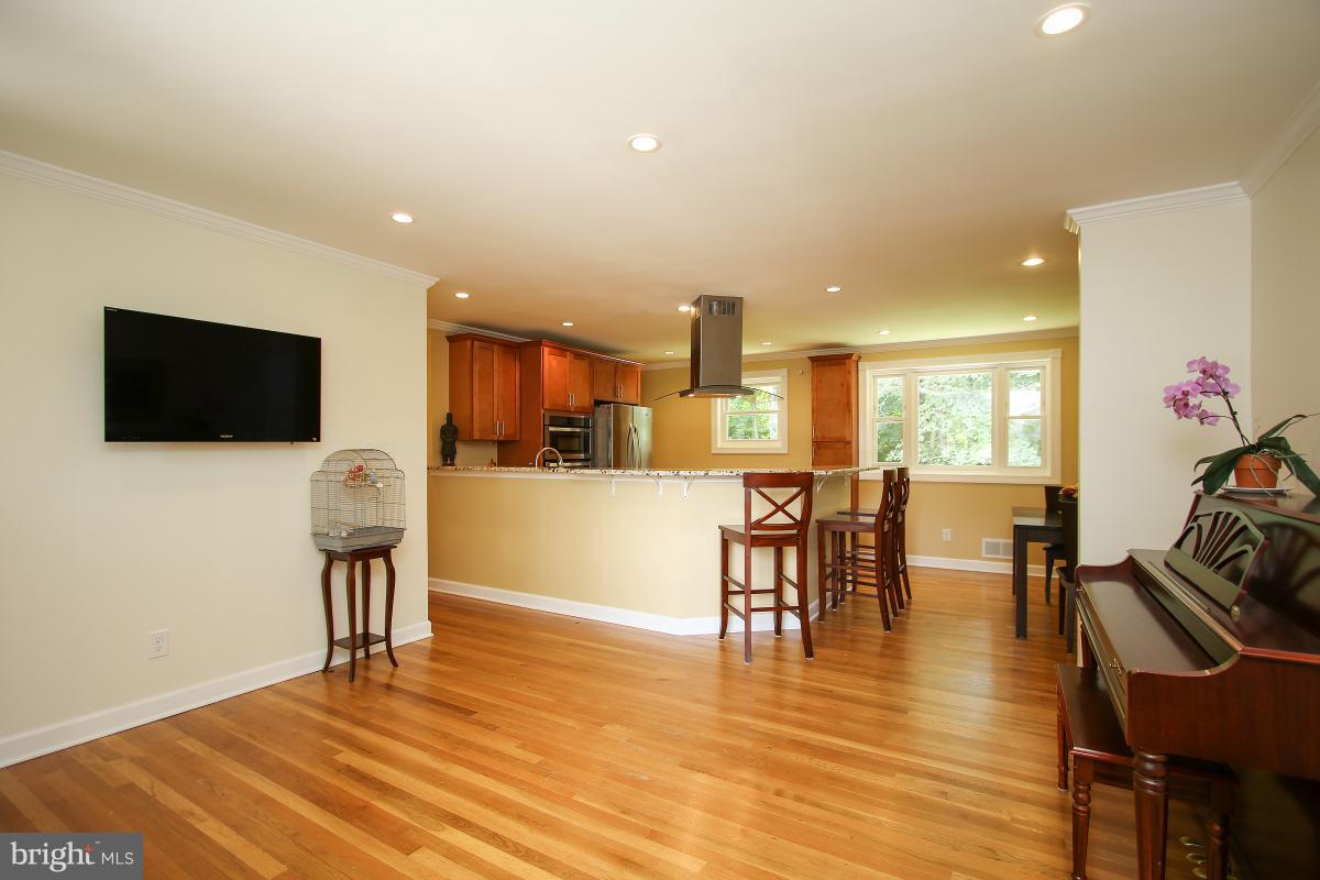 11014 Troy Road Rockville, MD 20852 - Photo 6 of 30 Gorgeous hardwood floors. Recessed Lighting.