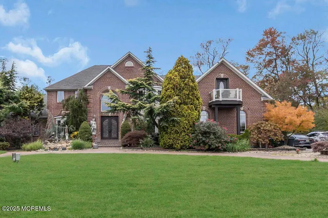 $1,950,000 | 176 Oakland Mills Road, Manalapan, NJ 07726