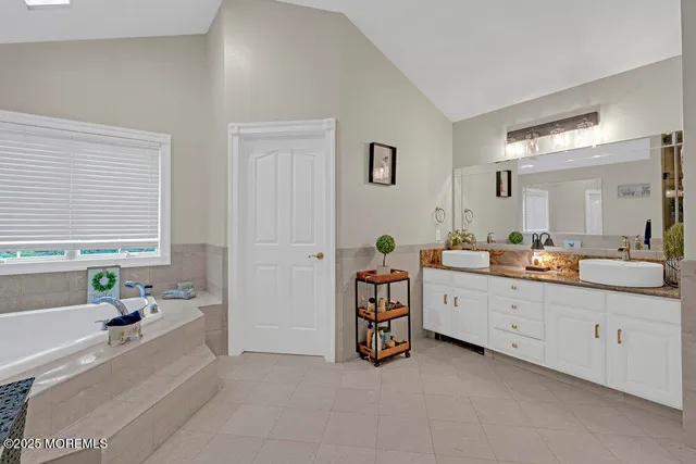 $1,950,000 | 176 Oakland Mills Road, Manalapan, NJ 07726