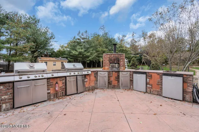 $1,950,000 | 176 Oakland Mills Road, Manalapan, NJ 07726