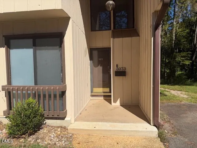 a picture of a wall with a white wall