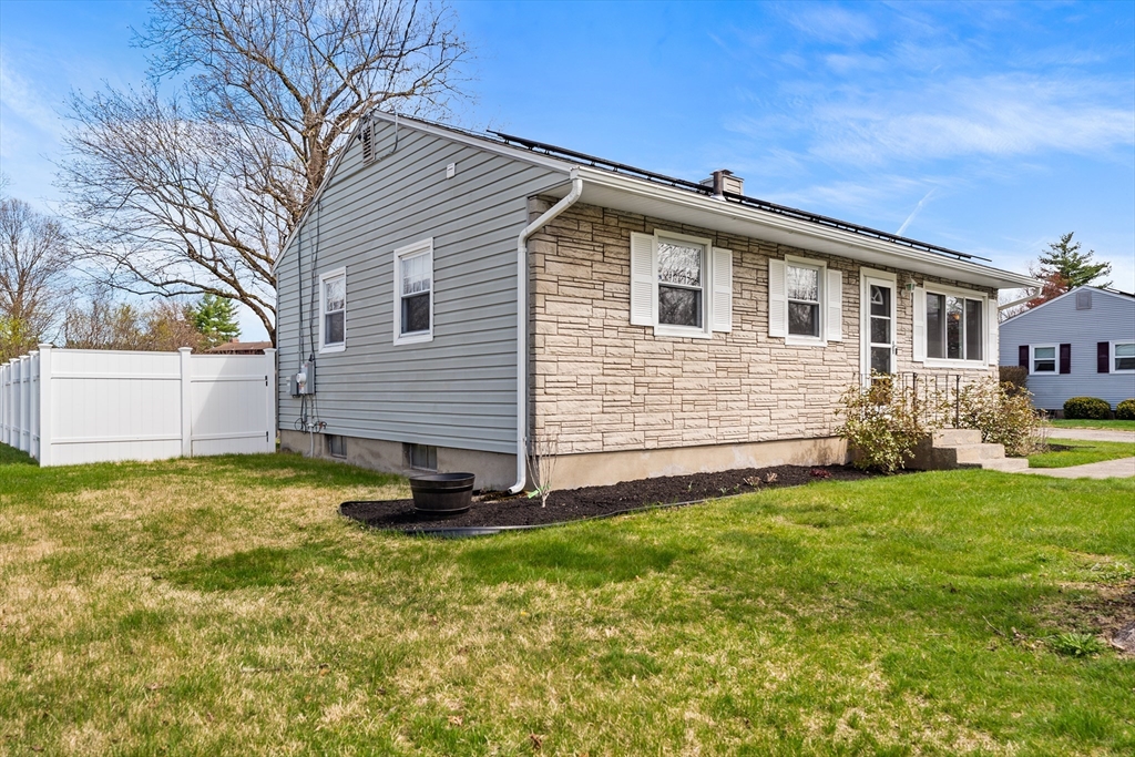 64 Rochford Circle Springfield, MA 01128 - Photo 27 of 36