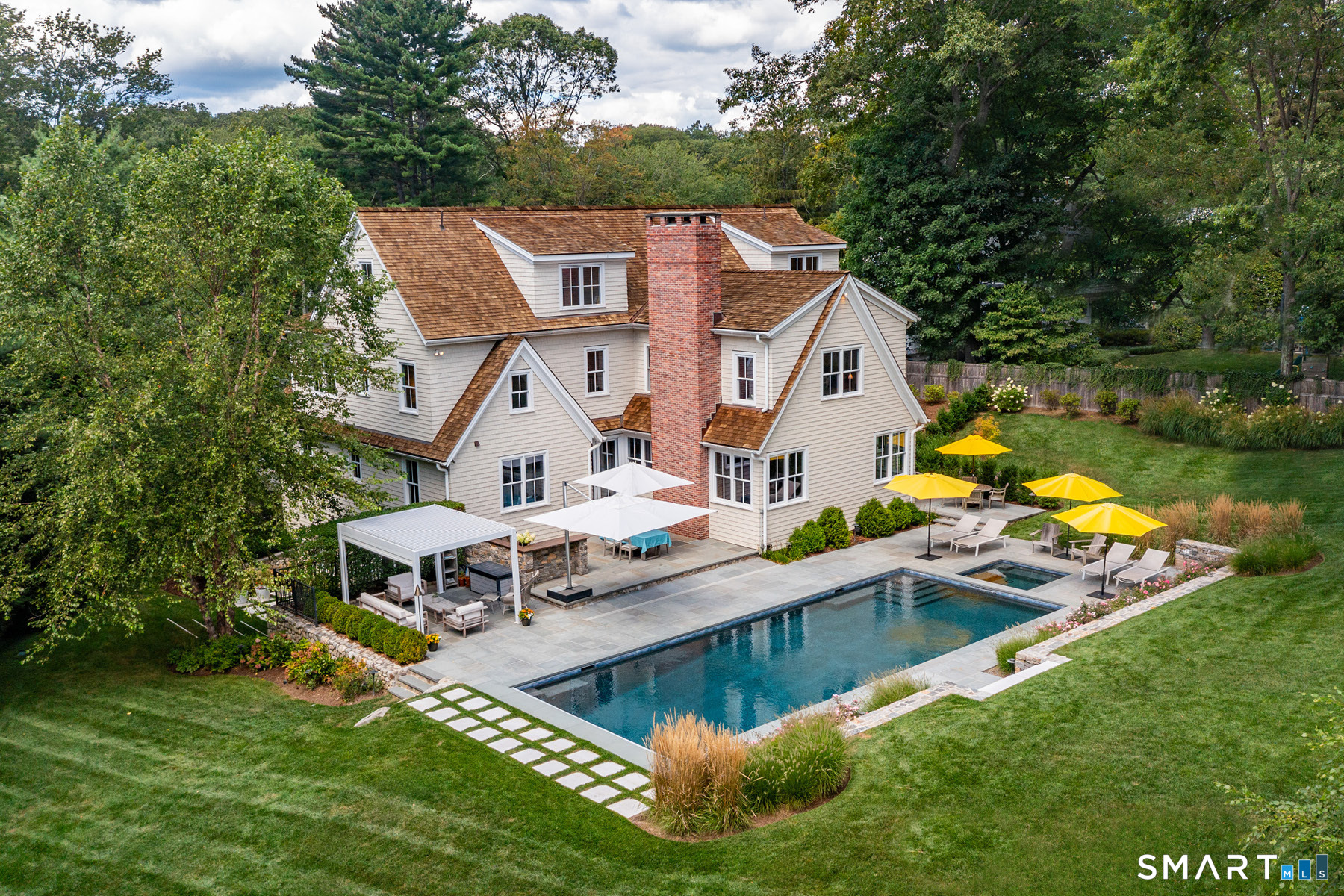 49 Hillspoint Road Westport, CT 06880 - Photo 3 of 40