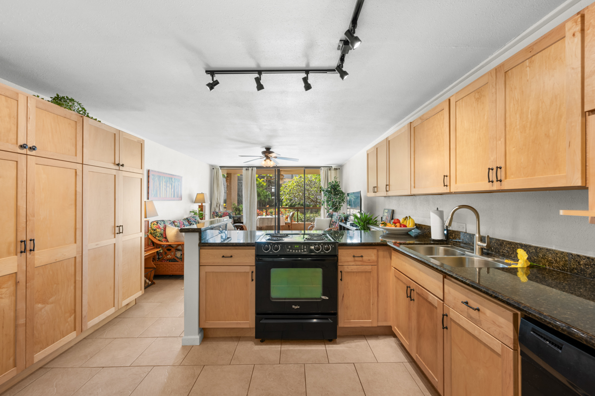 75-5865 Walua Road, Unit C318 Kailua-Kona, HI 96740 - Photo 5 of 28