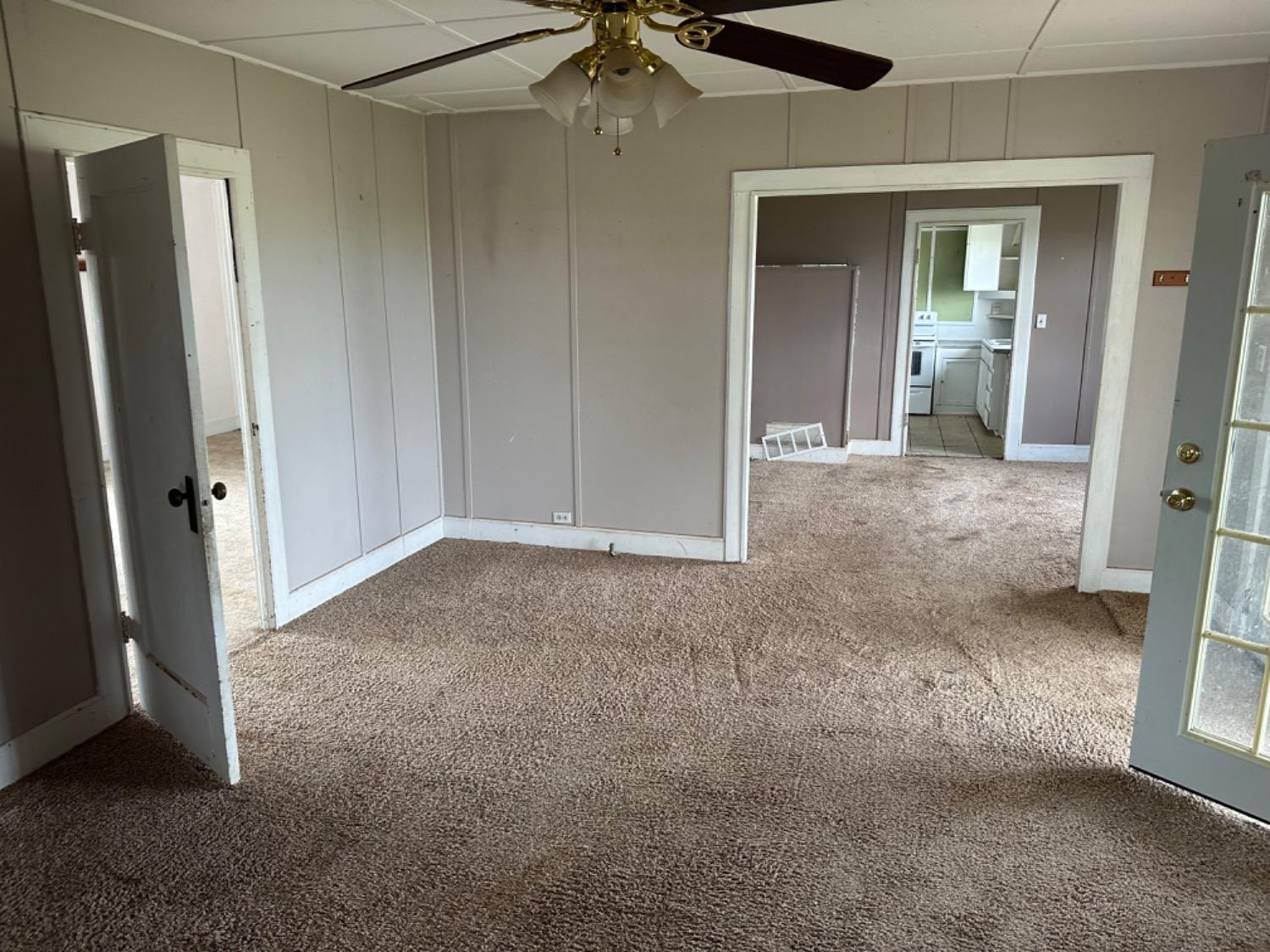 621 County Road 280 Post, TX 79356 - Photo 14 of 17 an empty room with a cabinet and a rug