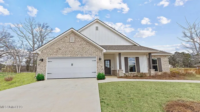 $329,400 | 528 Vista Pointe Drive, Pearl, MS 39208