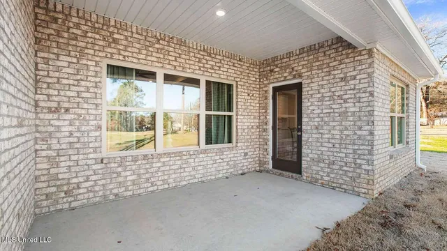 $329,400 | 528 Vista Pointe Drive, Pearl, MS 39208