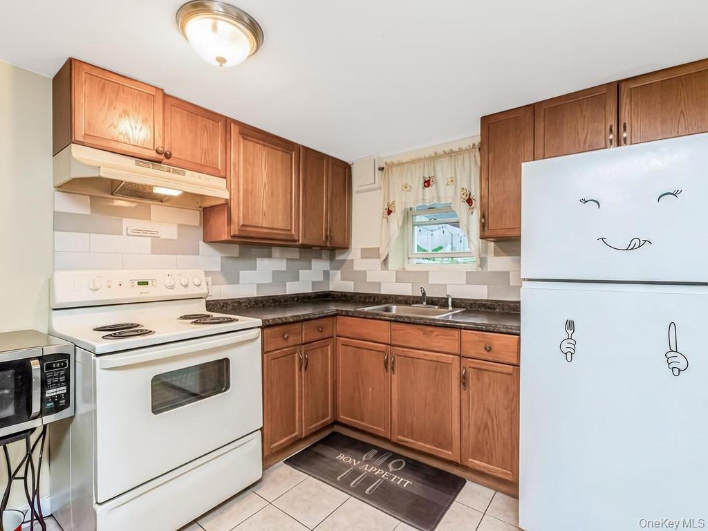 4004 Rombouts Avenue Bronx, NY 10466 - Photo 27 of 37