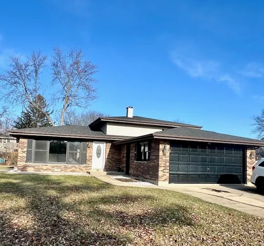 $355,000 | 644 Cedar Lane, Bartlett, IL 60103