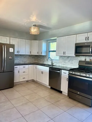 $355,000 | 644 Cedar Lane, Bartlett, IL 60103