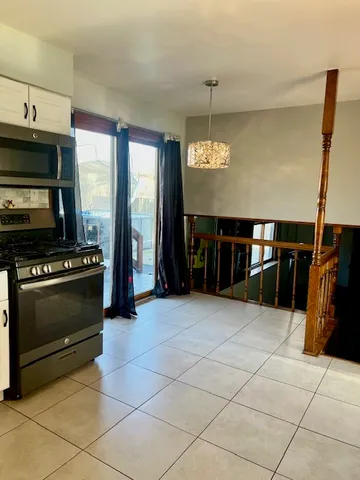 $355,000 | 644 Cedar Lane, Bartlett, IL 60103