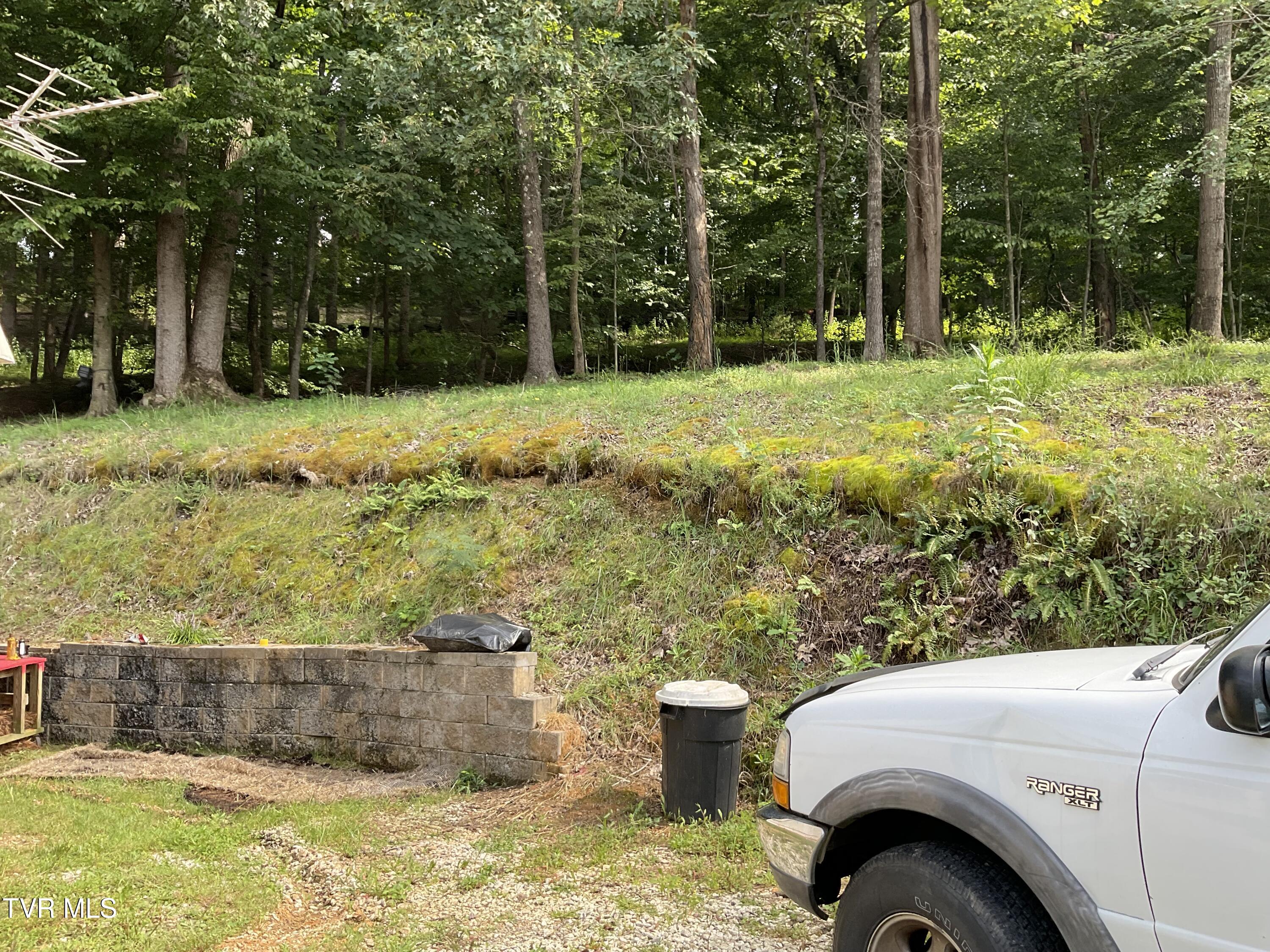 511 Weaver Branch Road Bluff City, TN 37618 - Photo 23 of 24 IMG_0490