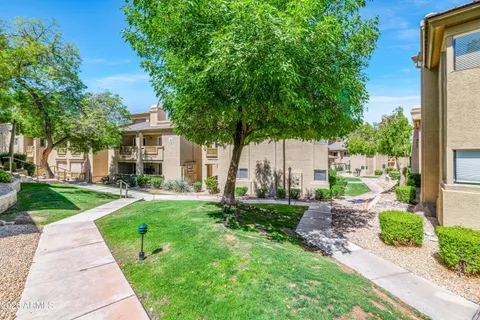 $289,000 | 1880 East Morten Avenue, Unit 223, Phoenix, AZ 85020