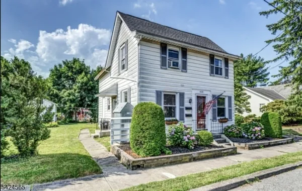 $1,600 | 610 Corliss Avenue, Unit 2, Phillipsburg, NJ 08865