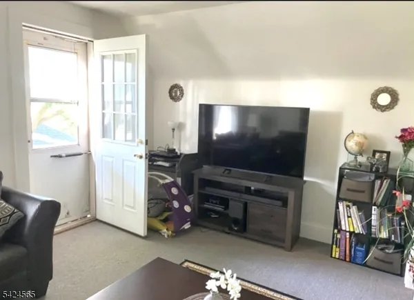 $1,600 | 610 Corliss Avenue, Unit 2, Phillipsburg, NJ 08865