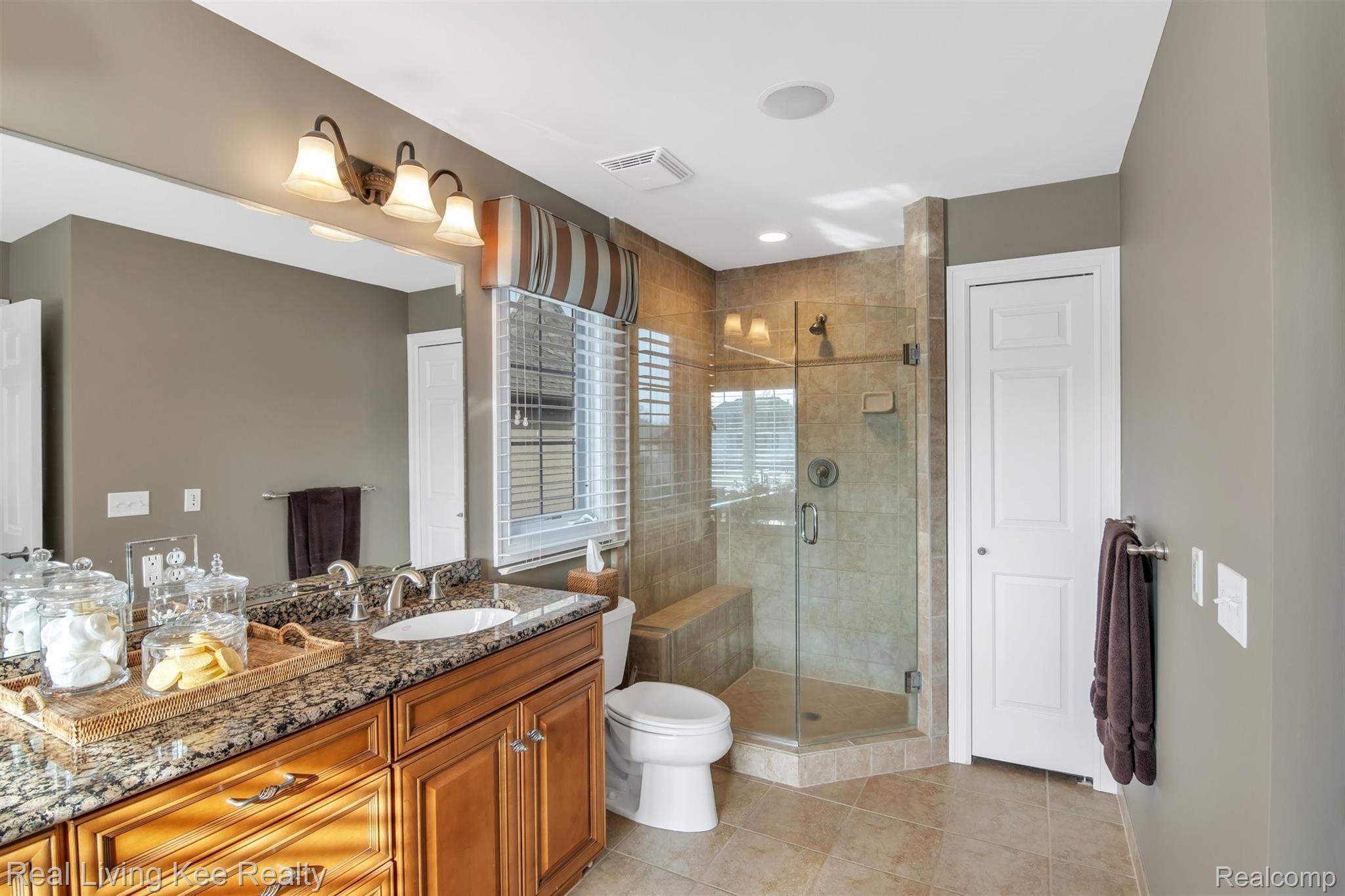 315 Ferndale Avenue Rochester, MI 48307 - Photo 21 of 38 24-315 Ferndale Ave-windowstill-rea.jpg