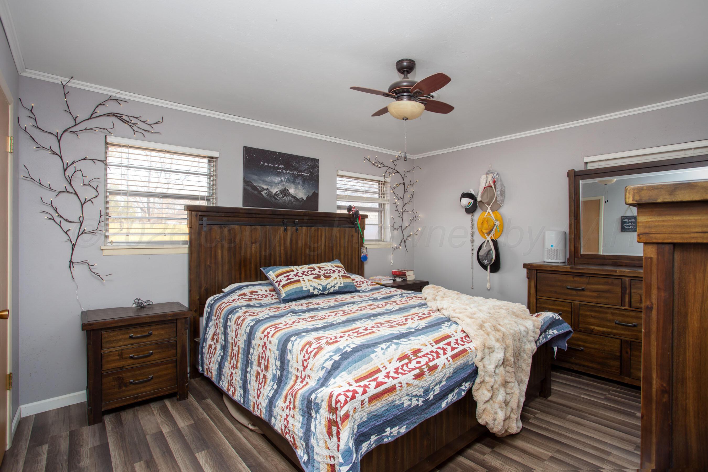6204 Jameson Road Amarillo, TX 79106 - Photo 24 of 33 Primary bedroom