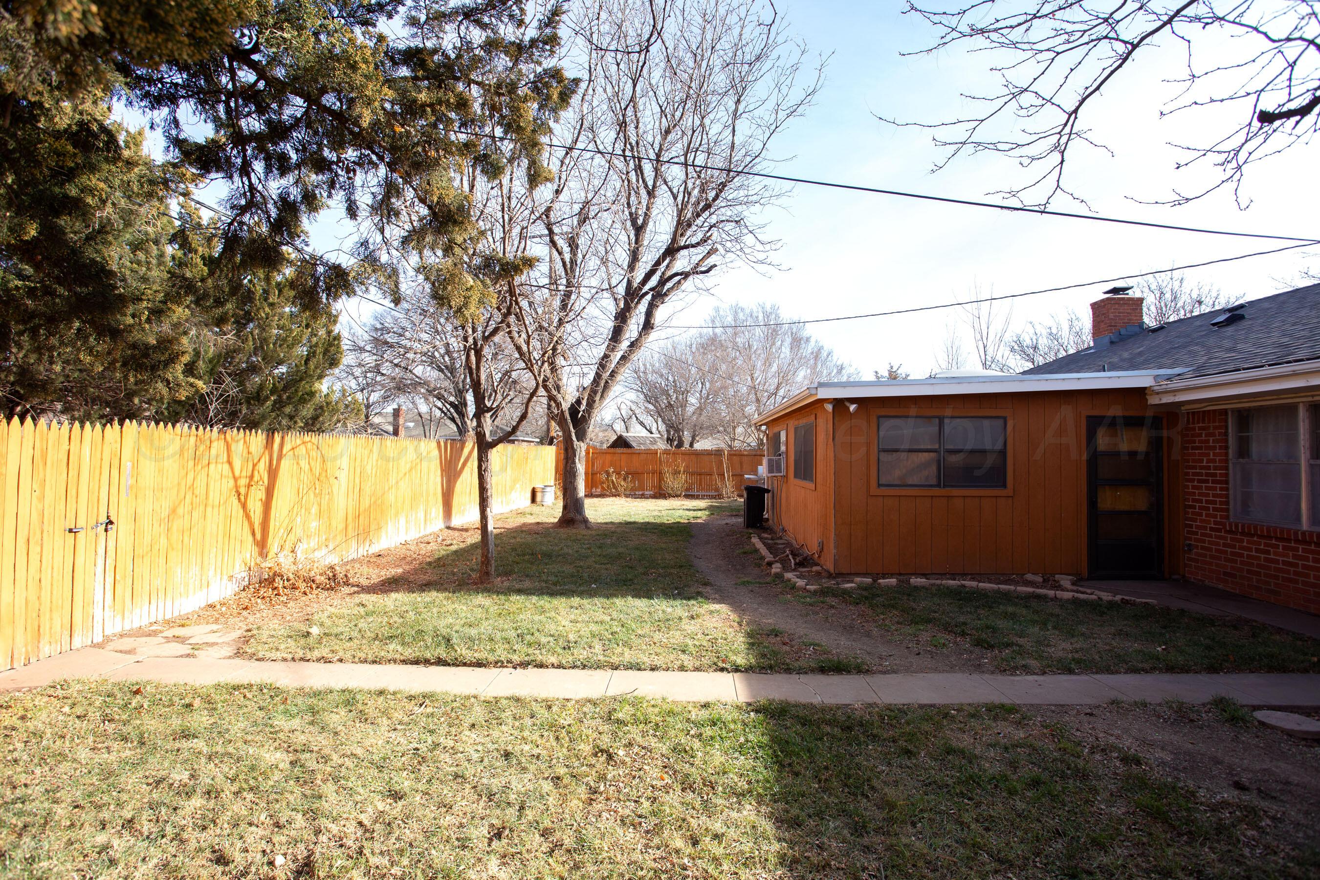 6204 Jameson Road Amarillo, TX 79106 - Photo 30 of 33 backyard