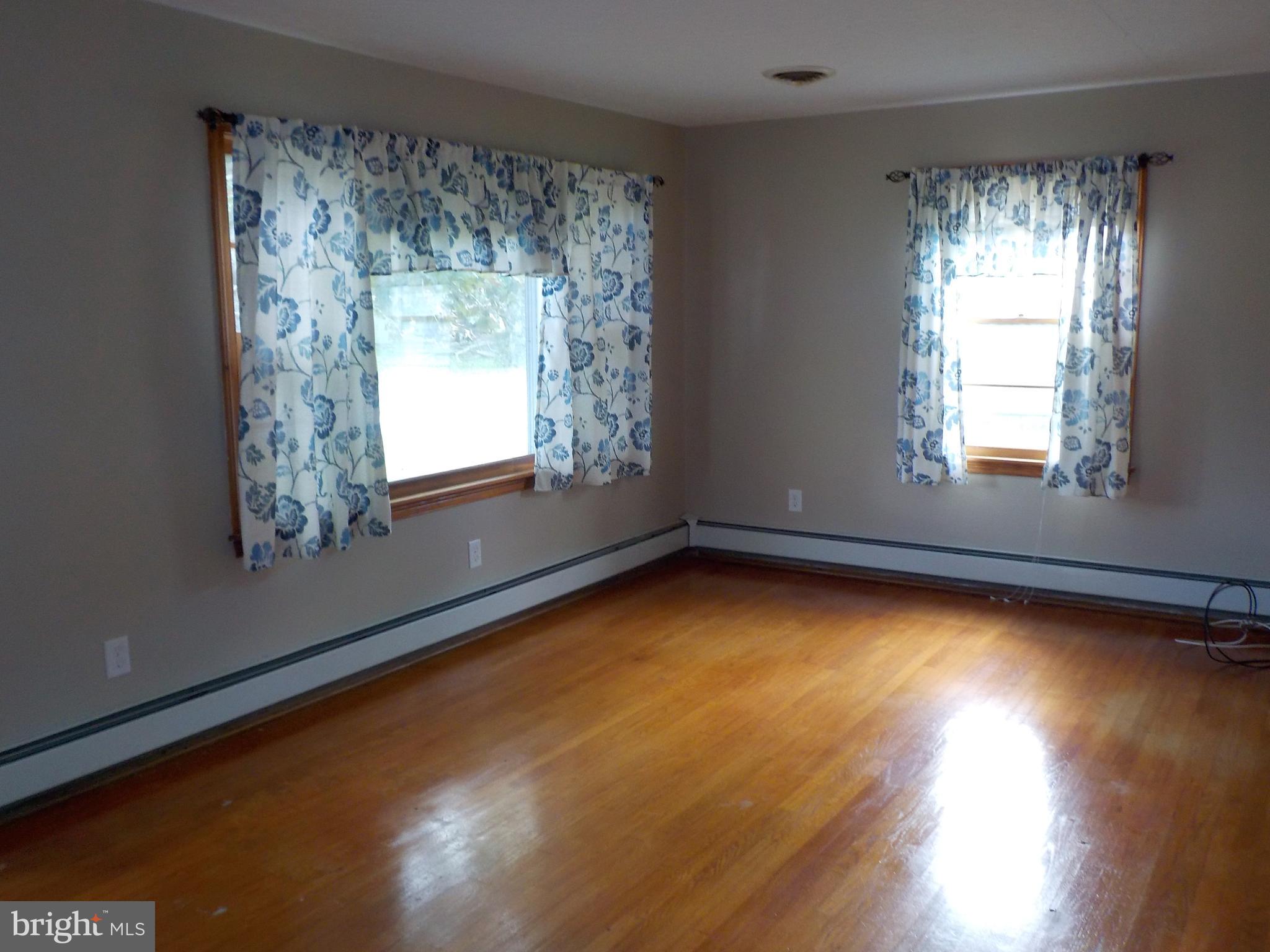 211 Crusader Road Cambridge, MD 21613 - Photo 3 of 25 East facing Living room soaks in the morning sun