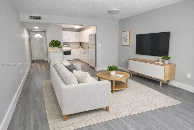 $2,300 | 10000 Northwest 80th Court, Unit 2232, Hialeah Gardens, FL 33016